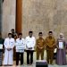 Gubernur Kaltim serahkan bantuan dalam safari ramadhan