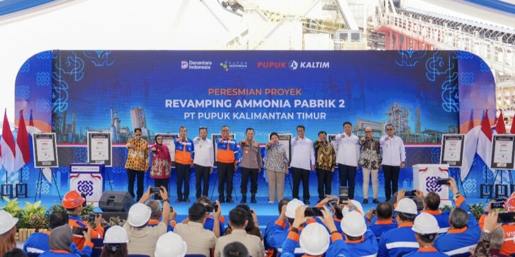 PT Pupuk Indonesia (Persero) melalui anak usahanya PT Pupuk Kalimantan Timur (Pupuk Kaltim) meresmikan Revamping Ammonia Pabrik-2