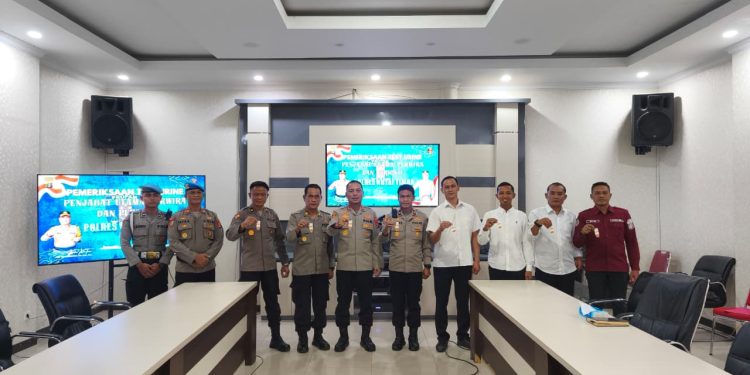 Kapolres Kutai Timur, AKBP Fauzan Arianto, beserta seluruh Pejabat Utama (PJU) jajaran Polres Kutim melakukan tes urin, Rabu (25/2/2026). (Isimewa)