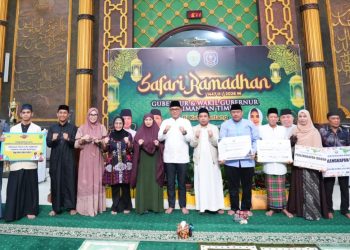 Wagub Kaltim Salat Subuh Berjamaah di Bontang, Serahkan Hibah Rp867 Juta