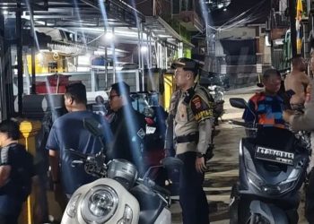 Personel Polresta Samarinda mendatangi lokasi setelah menerima laporan warga melalui call center 112 terkait keributan soal asmara