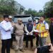 Wagub Kaltim Seno Aji meninjau langsung ruas jalan Tering - Ujoh Bilang saat Safari Ramadan, Minggu (15/3/2026)