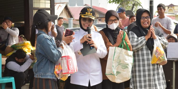 Gerakan Pangan Murah (GPM) dibuka langsung Wali Kota Bontang Neni beberapa bulan lalu