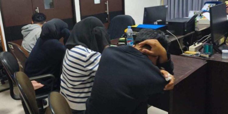 Dua pasangan bukan suami istri diamankan tim gabungan saat razia di beberapa hotel di Bontang