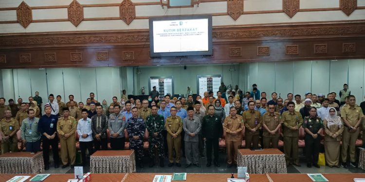 Pemkab Kutim menggelar kegiatan Kutim Berzakat 2026 di Ruang Meranti, Kantor Bupati Kutim, Selasa (10/3/2026).