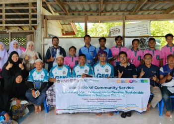 Kolaborasi Dosen UMKT-UMY Berdayakan Petani Sayuran Organik di Thailand Selatan.
