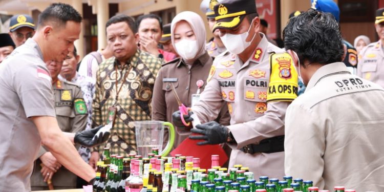 Polres Kutim Musnahkan Sabu, Miras dan Knalpot Brong