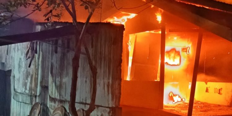 Kebakaran Pos Kamling RT 26 Api-Api Bontang