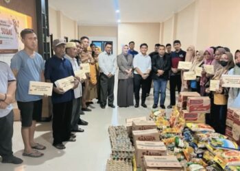 Anggota DPRD Kalimantan Timur, Shemmy Permata Sari, turun langsung menyalurkan bantuan bagi warga terdampak kebakaran