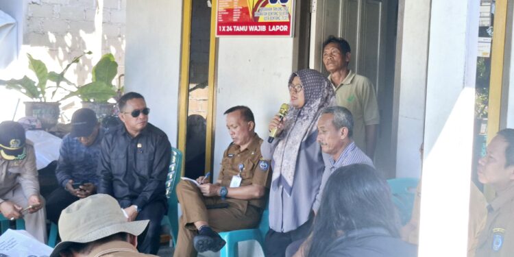 Warga Tanjung Laut RT 38 menyampaikan aspirasihnya saa Sidak Komisi C DPRD Bontang
