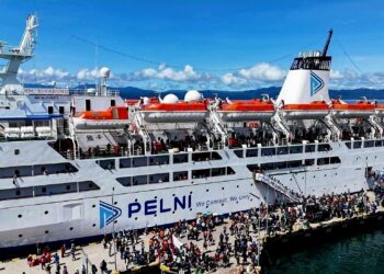 Para penumpang di Pelabuhan Semayang Balikpapan beberapa hari lalu