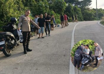 Saat Polsek Muara Wis tangani lakalantas. (Ist)