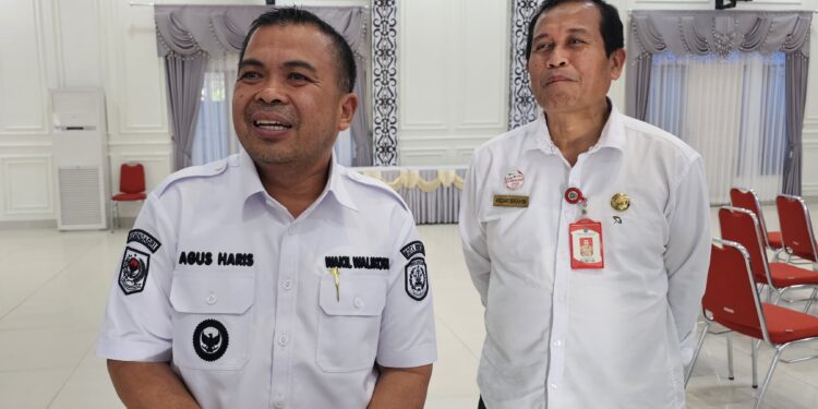 Wakil Wali Kota Bontang, Agus Haris dan Kepala Disnaker Asdar Ibrahim