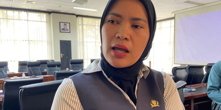 Wakil Ketua DPRD Kaltim, Yenni Eviliana