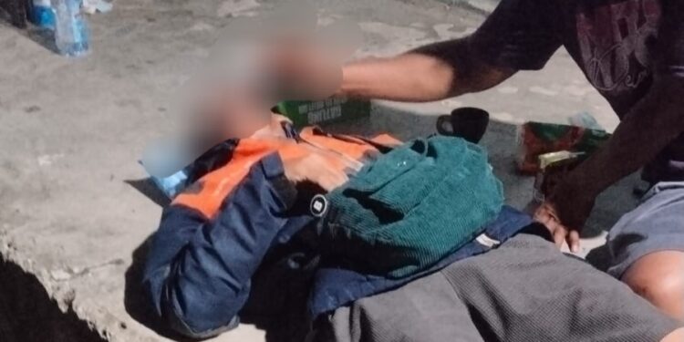 Seorang guru di SD Negeri 06 Teluk Padan, Kutai Timur, bernama Cornelius, dilaporkan menjadi korban dugaan tindak kejahatan jalanan saat melintas di kawasan Jalan Pipa, Bukit Kusnodo