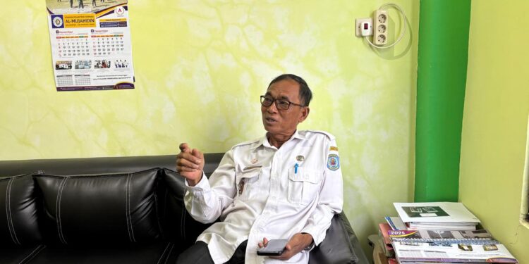 Kepala SMP Negeri 1 Bontang, Riyanto