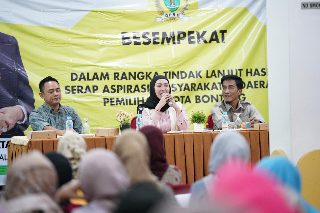 Shemy Permata Sari dialog dengan warga