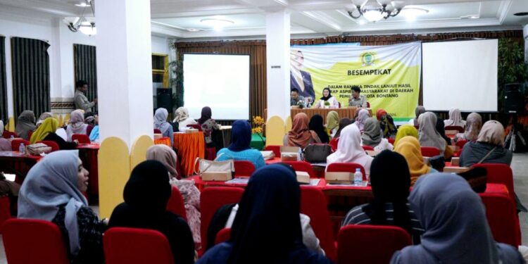 Anggota DPRD Kaltim, Shemy Permata Sari (SPS), dialog dengan warga di Dapilnya