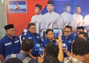 Konferensi pers soal Rakorda Demokrat Kaltim yang turut dihadiri Bendahara umum DPD Partai Demokrat, Irwan