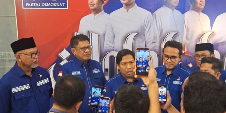 Konferensi pers soal Rakorda Demokrat Kaltim yang turut dihadiri Bendahara umum DPD Partai Demokrat, Irwan