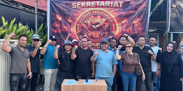 Erly Sopiansyah, Kordinator Lapangan Aliansi (kaos biru pegang mic)