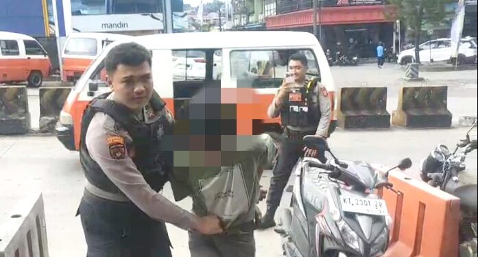 Seorang pria berinisial IM berhasil diamankan saat sedang beraksi melakukan pencurian di kawasan Jalan LKMD, RT 05, Kelurahan Batu Ampar, Kecamatan Balikpapan Utara, Jumat (10/4/2026).