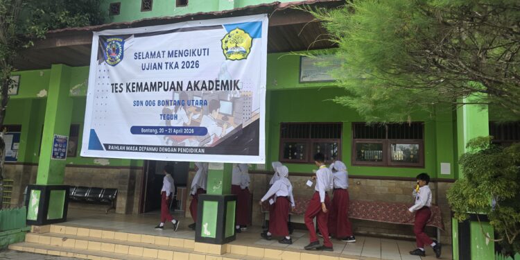 Siswa-siswi SDN 006 Bontang Utara yang mengikuti TKA
