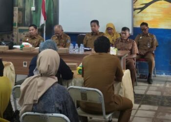 Disdikbud Bontang saat melaksanakan rapat terkait status SDN 003 Bontang Barat