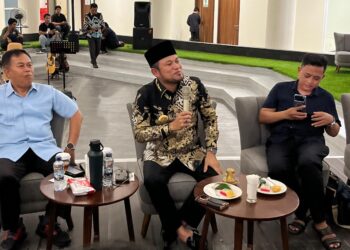 Konferensi pers Gubernur Kaltim Rudy Mas'ud