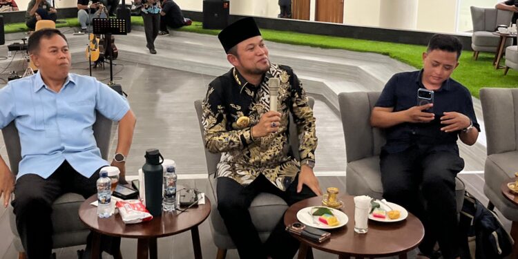 Konferensi pers Gubernur Kaltim Rudy Mas'ud