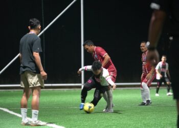 Salah satu performa Football Club Disdikbud Bontang di lapangan