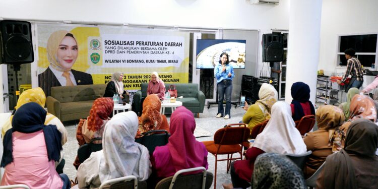 Sosialisasi Perda (Sosper) ke-4 di daerah Legislator Kaltim Shemmy Permata Sari
