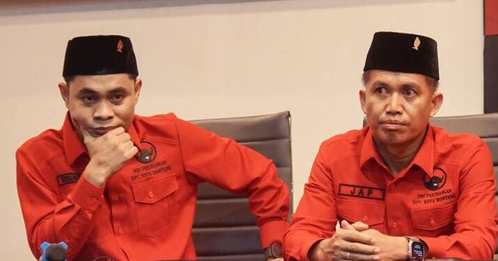 Ketua DPC PDIP Bontang Joni Alla Padang, bersama Ketua Fraksi PDIP DPRD Bontang Winardi