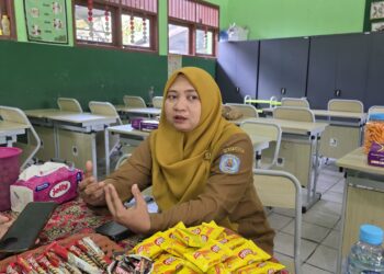 Kepala SDN 006 Bontang Utara, Catur Ratna Juarsih