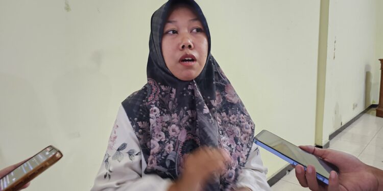 Ketua Forum Keluarga Spesial Indonesia (FORKESI), Wiwin
