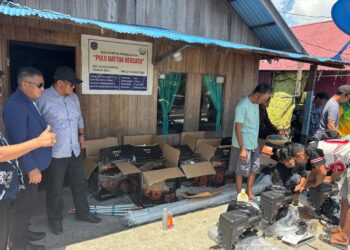NasDem Salurkan 14 Mesin Kapal untuk Nelayan Bontang