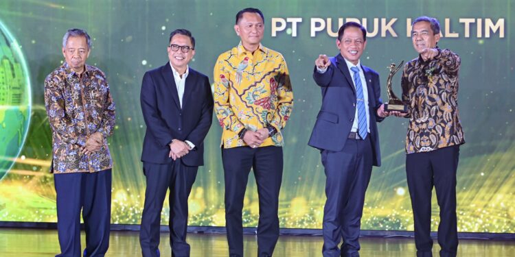 Pupuk Kaltim Raih PROPER Emas ke-9 dari Kementerian Lingkungan Hidup/Badan Pengendalian Lingkungan Hidup (KLH/BPLH).