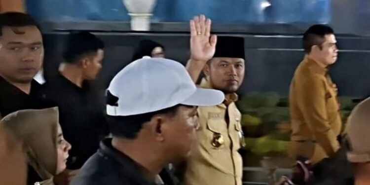 Gubernur Kaltim Rudy Mas'ud turun usai aparat membubarkan massa