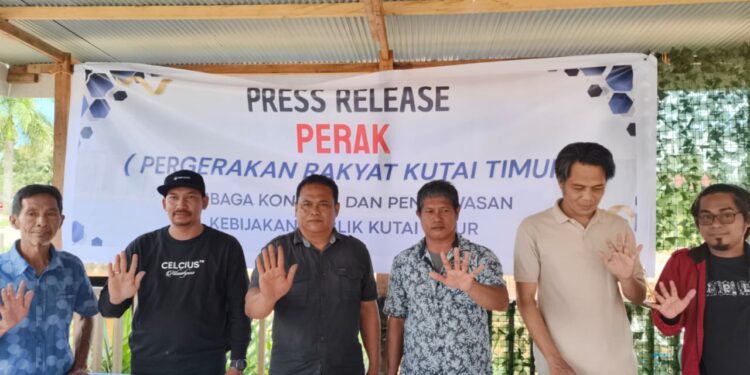 Press Release Lembaga Pergerakan Rakyat Kutai Timur (PERAK), Rabu (1/4/2026). (Arya/CK)
