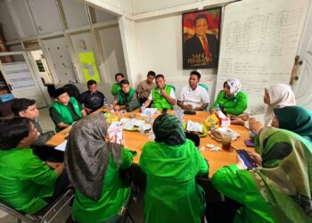Ketua Panitia Muscab PKB Kaltim, Alauddin, menyampaikan keterangan terkait persiapan pelaksanaan Musyawarah Cabang (Muscab) serentak 10 kabupaten/kota di Balikpapan, Kamis (2/4/2026).