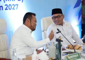 Guburnur Kaltim Rudy Mas'ud bersama Wakil Gubernur Kaltim Seno Aji