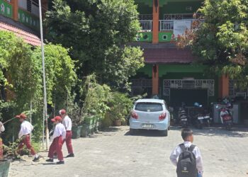 SDN 004 Bontang Barat