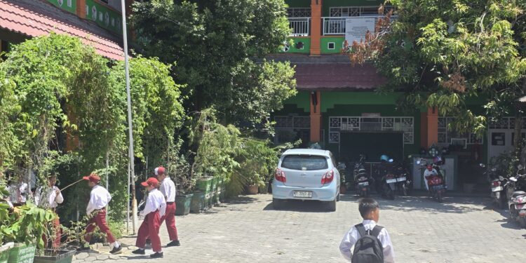 SDN 004 Bontang Barat