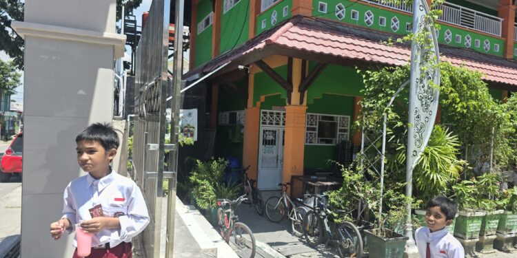 CCTV bantuan Disdikbud terpasang di SDN 004 BB