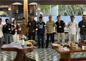 Foto bersama tim formatur dan ketua IKB NTT dan ketua terpilih IKBP NTT