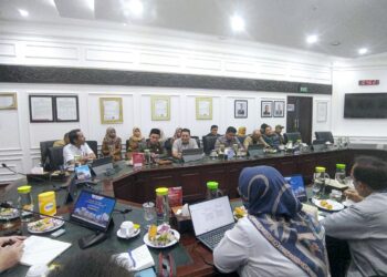 DPRD Bontang Dan Petinggi PT Badak, (Dok/Cuitan)