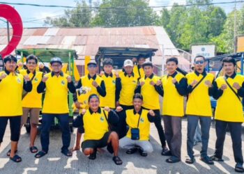 Shemy Permata Sari Salurkan Puluhan Seragam untuk Pengemudi Bentor