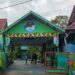 Guru SDN 003 Bontang Utara sedang berbincang