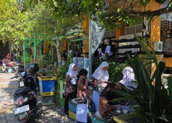 Siswa-siswi SDN 011 Bontang Selatan