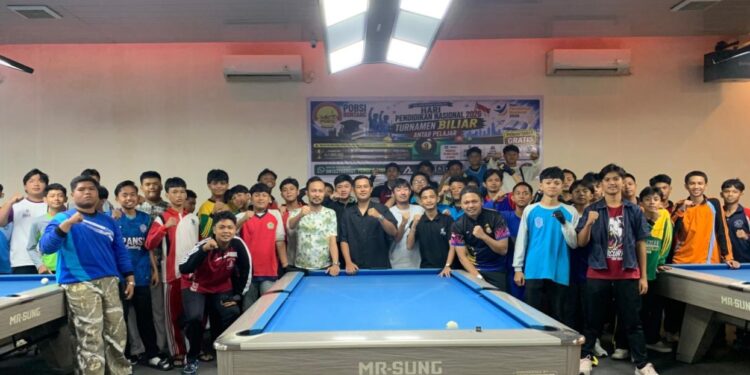 POBSI Bontang menggelar turnamen biliar antar pelajar se-Kota Bontang di Alba Billiard, Minggu (10/5).